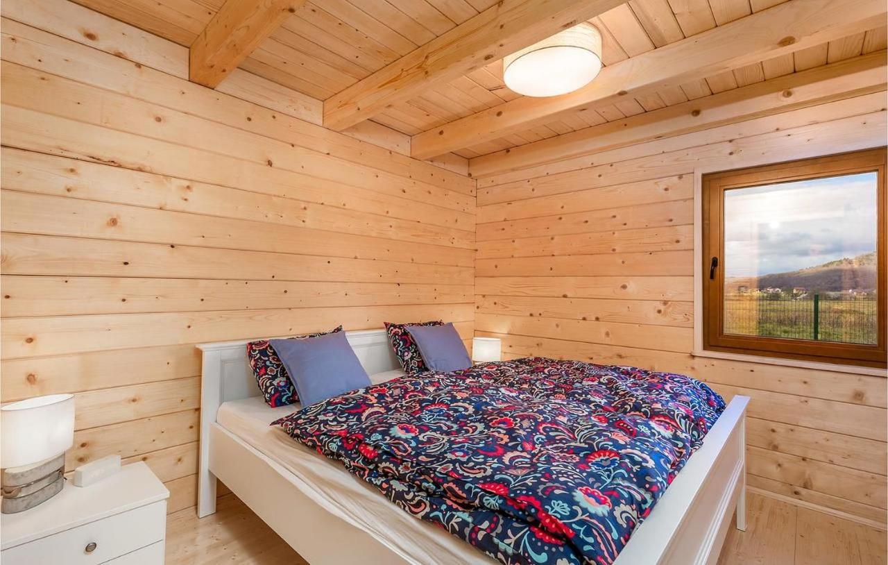 אוטוצאץ V'S Place - Wooden House With Heated Pool And Outdoor Sauna מראה חיצוני תמונה